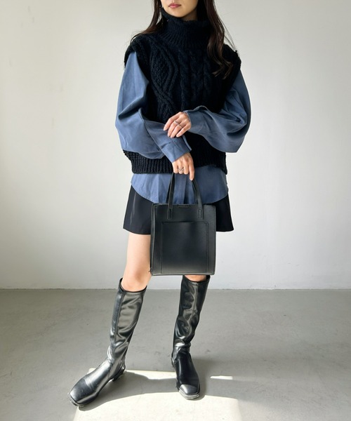 CLEA（クレア）の「ケーブル柄タートルネックニットオーバーベスト（ベスト・レディース・アイボリー/オレンジ/ブルー/ブラック・FREE）」の21枚目の写真