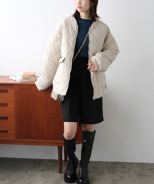 GeeRA（ジーラ）の「ラウンドヘムキルティングコート（ミリタリージャケット・レディース・ブラック/カーキ/アイボリー・MEDIUM/LARGE）」の10枚目の写真