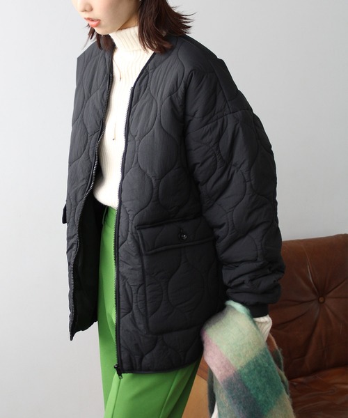 GeeRA（ジーラ）の「ラウンドヘムキルティングコート（ミリタリージャケット・レディース・ブラック/カーキ/アイボリー・MEDIUM/LARGE）」の14枚目の写真