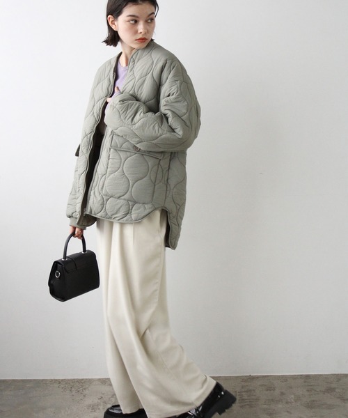 GeeRA（ジーラ）の「ラウンドヘムキルティングコート（ミリタリージャケット・レディース・ブラック/カーキ/アイボリー・MEDIUM/LARGE）」の20枚目の写真