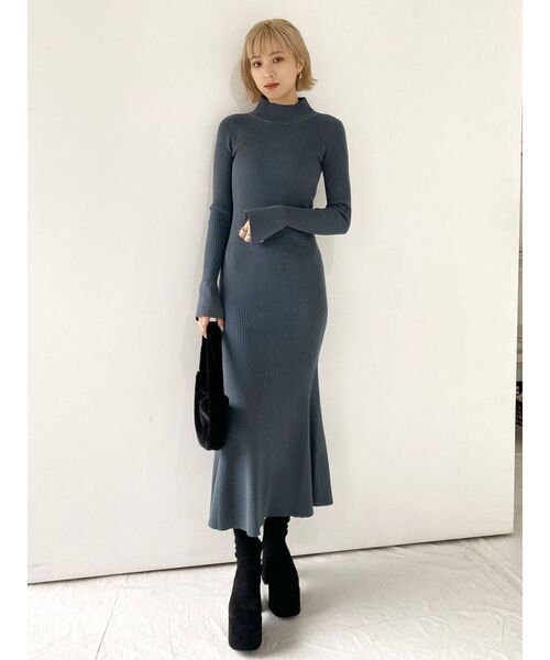 EMODA（エモダ）の「フィットフレアマキシワンピース（ワンピース・レディース・ブラック/ベージュ/ブルー・FREE）」の3枚目の写真