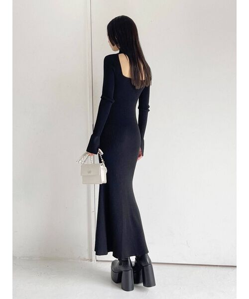 EMODA（エモダ）の「フィットフレアマキシワンピース（ワンピース・レディース・ブラック/ベージュ/ブルー・FREE）」の2枚目の写真