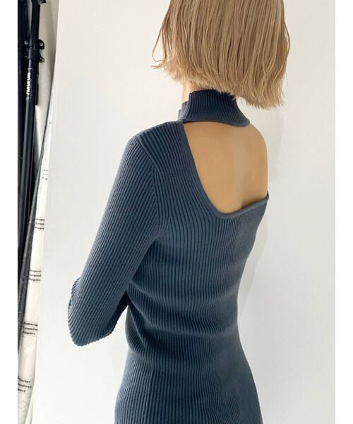 EMODA（エモダ）の「フィットフレアマキシワンピース（ワンピース・レディース・ブラック/ベージュ/ブルー・FREE）」の20枚目の写真