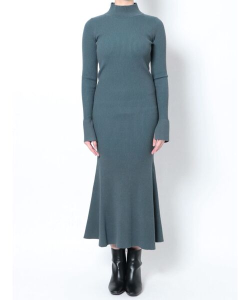 EMODA（エモダ）の「フィットフレアマキシワンピース（ワンピース・レディース・ブラック/ベージュ/ブルー・FREE）」の15枚目の写真