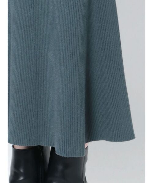 EMODA（エモダ）の「フィットフレアマキシワンピース（ワンピース・レディース・ブラック/ベージュ/ブルー・FREE）」の11枚目の写真