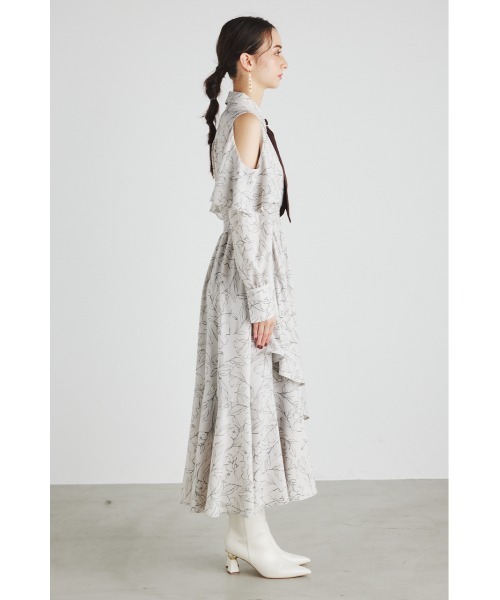 rienda(リエンダ)の「オープンショルダーフリルボウタイワンピース(ワンピース・レディース・ブラック系その他/ブルー/ベージュ系その他/ブラウン・SMALL/MEDIUM)」の22枚目の写真