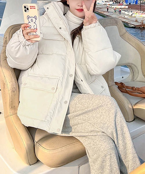 gossip!ロサンゼルス(ゴシップロサンゼルス)の「ダウンフードブルゾン(ダウンジャケット/コート・レディース・ブラック/アイボリー・FREE)」の7枚目の写真