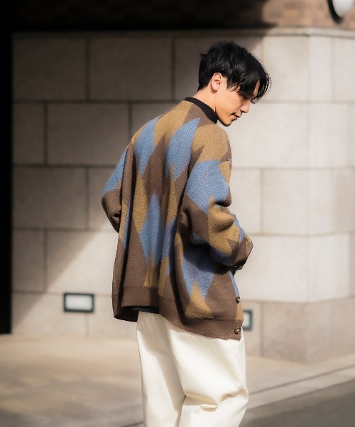 improves（インプローブス）の「【improves】アーガイルライク 幾何学模様 モヘアタッチ カーディガン（カーディガン/ボレロ・メンズ・グレイッシュブルー/パープル/イエロー・LARGE/MEDIUM）」の6枚目の写真