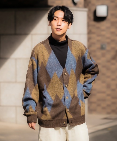 improves（インプローブス）の「【improves】アーガイルライク 幾何学模様 モヘアタッチ カーディガン（カーディガン/ボレロ・メンズ・グレイッシュブルー/パープル/イエロー・LARGE/MEDIUM）」の7枚目の写真