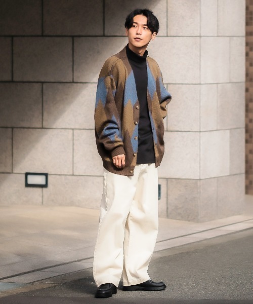 improves（インプローブス）の「【improves】アーガイルライク 幾何学模様 モヘアタッチ カーディガン（カーディガン/ボレロ・メンズ・グレイッシュブルー/パープル/イエロー・LARGE/MEDIUM）」の8枚目の写真