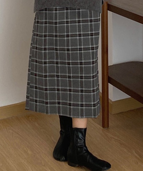 DAY CLOSET(デイ クローゼット)の「大人チェック柄バックスリットタイトスカート ミモレ丈(スカート・レディース・ブルー/グレー・M/S/L)」の3枚目の写真