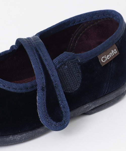 Cienta（シエンタ）の「Cienta ベロアストラップシューズ(KIDS)（バレエシューズ・キッズ・ネイビー/ブラウン・19/18/17/20）」の9枚目の写真