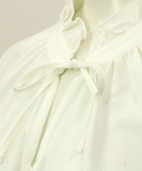 TOKYO SHIRTS(トウキョウシャツ)の「COFREX フリル衿 ラグラン袖 長袖ブラウス(ビジネスシャツ・レディース・ホワイト・M/L)」の5枚目の写真