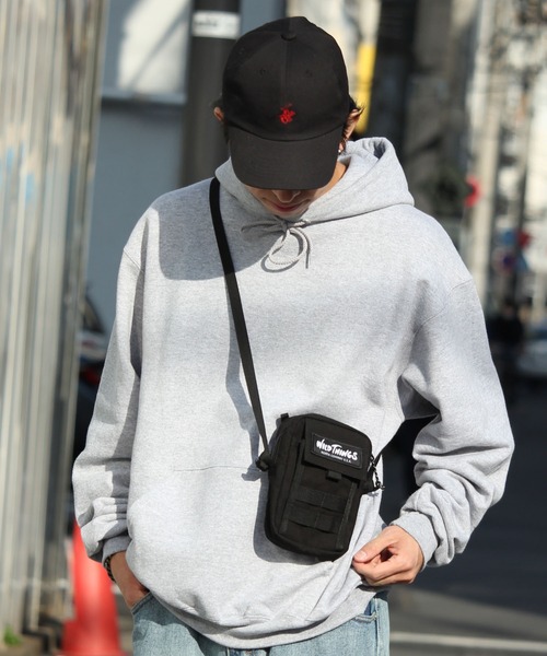 WILD THINGS（ワイルドシングス）の「【WILD THINGS/ワイルドシングス】ワンポイントロゴ ミニショルダーバッグ/ポーチ（ショルダーバッグ・メンズ・ブラック/オリーブ/ベージュ/グレー・FREE）」の12枚目の写真