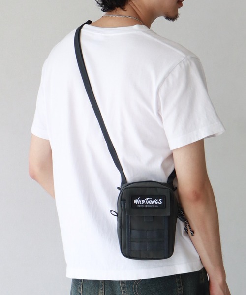 WILD THINGS（ワイルドシングス）の「【WILD THINGS/ワイルドシングス】ワンポイントロゴ ミニショルダーバッグ/ポーチ（ショルダーバッグ・メンズ・ブラック/オリーブ/ベージュ/グレー・FREE）」の20枚目の写真