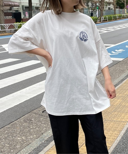 one way(ワンウェイ)の「ビッグロゴTシャツ(Tシャツ/カットソー・レディース・ブラック/ブルー/パープル/ホワイト・FREE)」の5枚目の写真