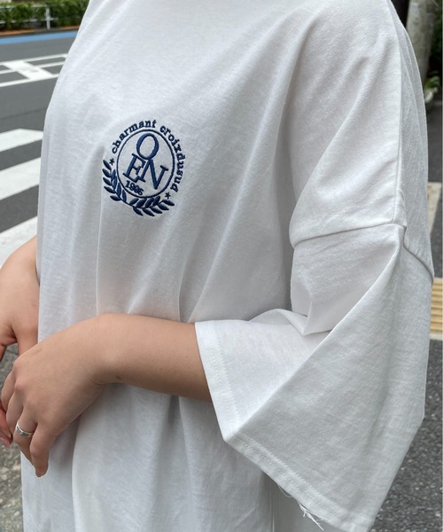 one way(ワンウェイ)の「ビッグロゴTシャツ(Tシャツ/カットソー・レディース・ブラック/ブルー/パープル/ホワイト・FREE)」の9枚目の写真