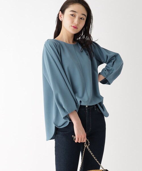 OPAQUE.CLIP(オペークドットクリップ)の「◆ツイストデザインスリーブカットソー(Tシャツ/カットソー・レディース・ブラック/ブルー/オフホワイト/ライトベージュ・40/42/38)」の4枚目の写真