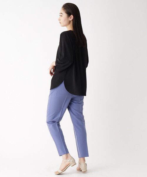 OPAQUE.CLIP(オペークドットクリップ)の「◆ツイストデザインスリーブカットソー(Tシャツ/カットソー・レディース・ブラック/ブルー/オフホワイト/ライトベージュ・40/42/38)」の8枚目の写真