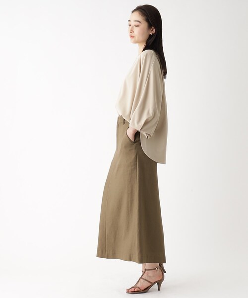 OPAQUE.CLIP(オペークドットクリップ)の「◆ツイストデザインスリーブカットソー(Tシャツ/カットソー・レディース・ブラック/ブルー/オフホワイト/ライトベージュ・40/42/38)」の17枚目の写真