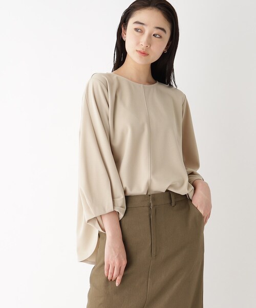 OPAQUE.CLIP(オペークドットクリップ)の「◆ツイストデザインスリーブカットソー(Tシャツ/カットソー・レディース・ブラック/ブルー/オフホワイト/ライトベージュ・40/42/38)」の20枚目の写真