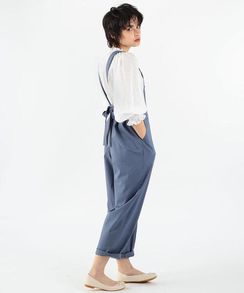 To b. by agnes b.(トゥービーバイアニエスベー)の「Vネックジップサロペット(サロペット/オーバーオール・レディース・ブルー・40/38/36)」の2枚目の写真