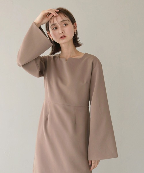 CLEIO（クレイオ）の「【CLEIO】ベルスリーブフレアロングワンピース/BELL SLEEVE FLARE LONG DRESS/293-10607（ドレス・レディース・モカ/アイボリー・FREE）」の2枚目の写真