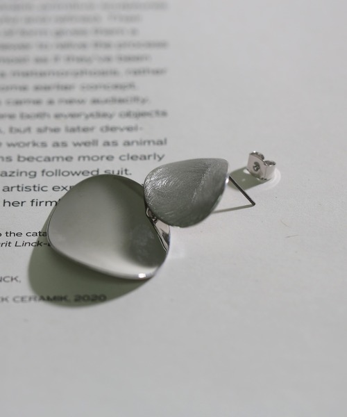 LINFA　（リンファ）の「【Peony/ピオニー】/大ぶり メタルサークルピアス（ピアス（両耳用）・レディース・ゴールド/シルバー・FREE）」の4枚目の写真