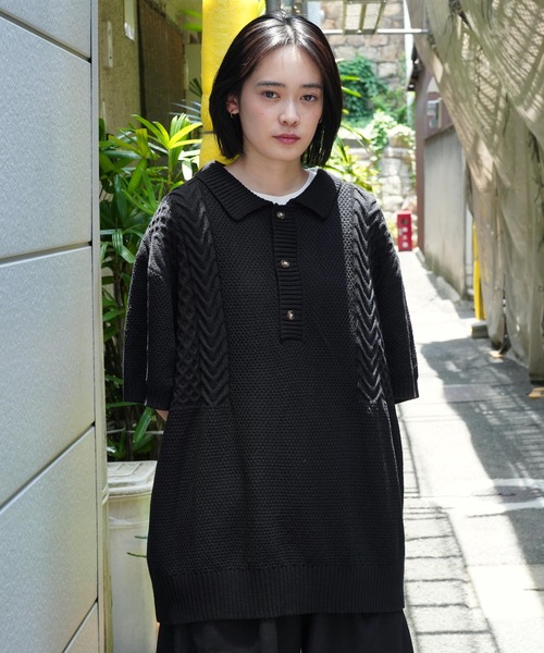 Lulu ＆ Arnie（るるあんどあーにー）の「オーバーサイズ ケーブル編み サマーニット ポロシャツ（ニット/セーター・メンズ・ブラック/ブラウン/グレイッシュベージュ・MEDIUM/LARGE）」の5枚目の写真