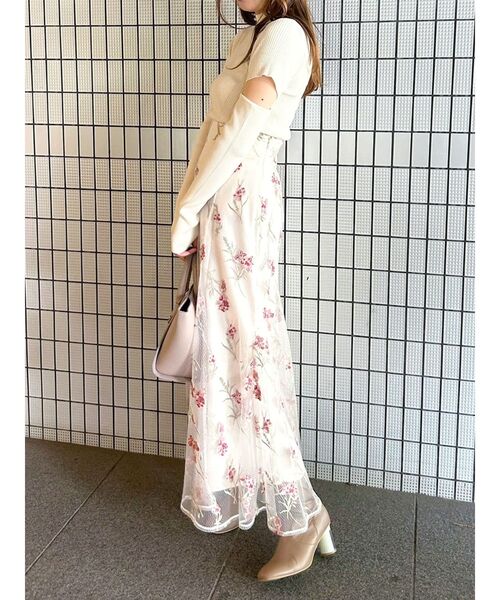 MERCURYDUO(マーキュリーデュオ)の「ボタニカル刺繍マーメイドスカート(スカート・レディース・ブラウン/ピンク/ブルー・SMALL/MEDIUM)」の15枚目の写真