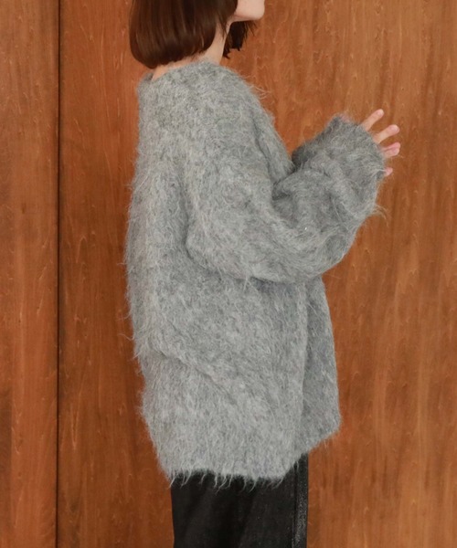 archives(アルシーヴ)の「【web限定】Vネック起毛カーディガン(カーディガン/ボレロ・レディース・グレー/ピンク/イエロー/ブルー・MEDIUM)」の11枚目の写真