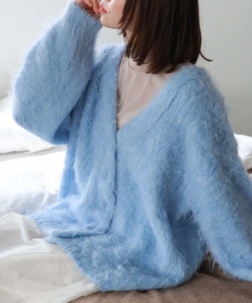 archives(アルシーヴ)の「【web限定】Vネック起毛カーディガン(カーディガン/ボレロ・レディース・グレー/ピンク/イエロー/ブルー・MEDIUM)」の6枚目の写真