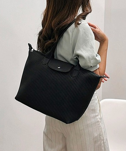 shopnikoniko（ショップニコニコ）の「合成皮革 プリーツ トートバッグ A4（トートバッグ・レディース・ホワイト/ブラック/ピンク/ベージュ・フリー）」の3枚目の写真