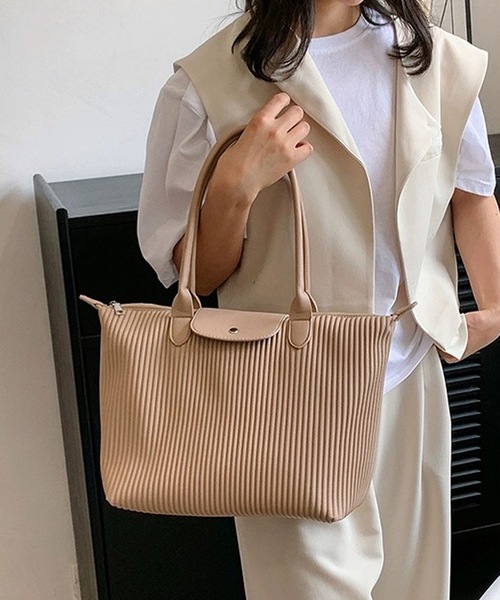 shopnikoniko（ショップニコニコ）の「合成皮革 プリーツ トートバッグ A4（トートバッグ・レディース・ホワイト/ブラック/ピンク/ベージュ・フリー）」の13枚目の写真