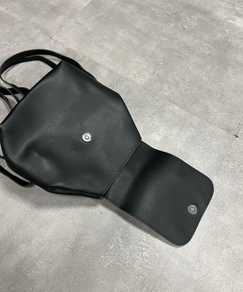 VICKY(ビッキー)の「【KOREAN ITEM】フェイクレザーリュックショルダーバッグ(ショルダーバッグ・レディース・ブラック/ピンク/オフホワイト・FREE)」の15枚目の写真