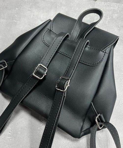 VICKY(ビッキー)の「【KOREAN ITEM】フェイクレザーリュックショルダーバッグ(ショルダーバッグ・レディース・ブラック/ピンク/オフホワイト・FREE)」の4枚目の写真