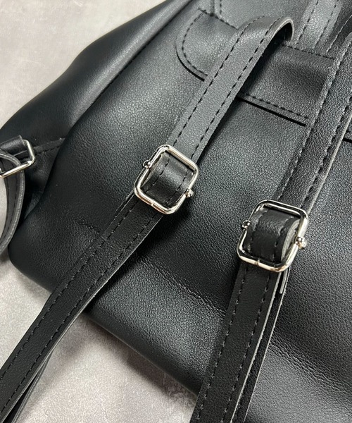 VICKY(ビッキー)の「【KOREAN ITEM】フェイクレザーリュックショルダーバッグ(ショルダーバッグ・レディース・ブラック/ピンク/オフホワイト・FREE)」の5枚目の写真