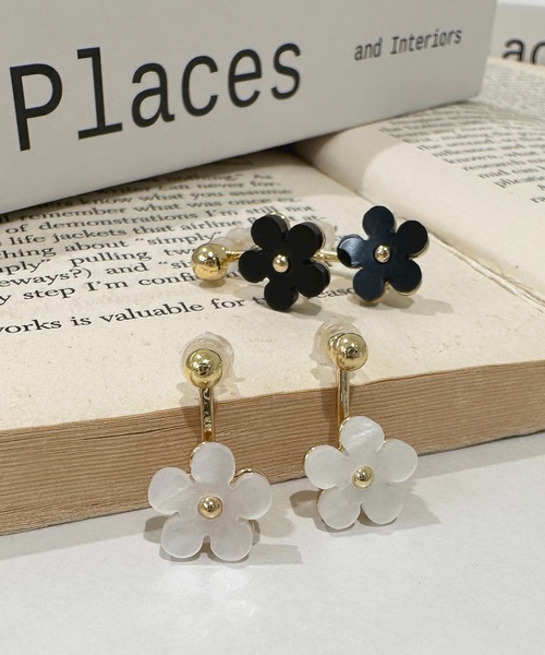 apres jour（アプレジュール）の「【apres jour×ARIAZ】フラワーピアス（ピアス（両耳用）・レディース・ホワイト/ブラック・FREE）」の5枚目の写真