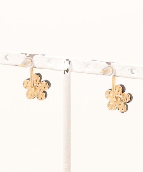 apres jour（アプレジュール）の「【apres jour×ARIAZ】フラワーピアス（ピアス（両耳用）・レディース・ホワイト/ブラック・FREE）」の6枚目の写真