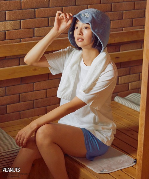 PEANUTS（ピーナッツ）の「【ピーナッツ/PEANUTS】スヌーピーサウナ吸水マット（タオル・レディース・ベージュ/チャコールグレー/ブルー・フリー）」の4枚目の写真