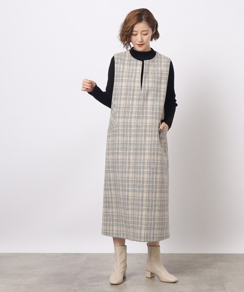 grove（グローブ）の「◆ニュアンスカラーのチェックがキャッチーなキーネックジャンドレ（ワンピース・レディース・ベージュ系1/グレー系1/ブラック・02/03/01/05/04）」の4枚目の写真