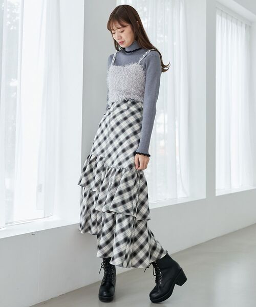 MAJESTIC LEGON（マジェスティックレゴン）の「ショルダービーズビスチェ（ベスト・レディース・グレー/ピンク/ブラック/アイボリー・MEDIUM）」の22枚目の写真