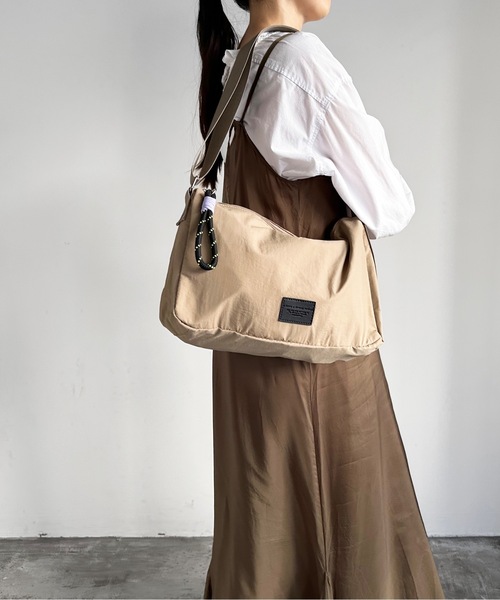 SPRUCE(スプルース)の「EM: 超軽量220g ボコダ ショルダーバッグ 旅行バッグ(ショルダーバッグ・レディース・グレー/カーキ/ブラック/ベージュ・FREE)」の3枚目の写真