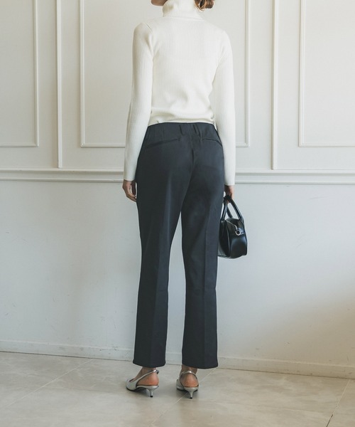 coca(coca)(コカ)の「ローウエストテーパードパンツ(スラックス・レディース・ブラック/グレイッシュベージュ・M/L)」の11枚目の写真