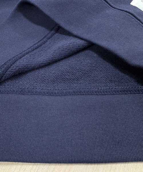 SNOOPY×OLD BETTY'S(スヌーピーカケルオールドベティーズ)の「スヌーピー【SNOOPY】Crew Neck Sweat (CONTACT!)(スウェット・レディース・ネイビー・L/M)」の4枚目の写真