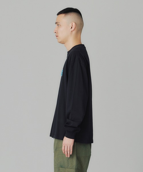 XLARGE(エクストララージ)の「STANDARD LOGO L/S TEE(Tシャツ/カットソー・メンズ・ブラック/グリーン/ネイビー/ホワイト・XL/S/L/M)」の14枚目の写真