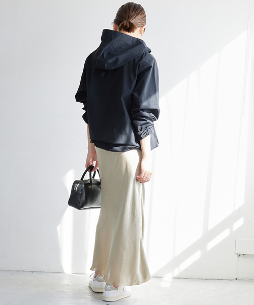 SLOBE IENA（スローブイエナ）の「《追加4/WEB限定》WASHER NYLONストレッチマウンテンパーカー（マウンテンパーカー・レディース・グレー/ベージュ系その他/ブラック/ブラウン・MEDIUM/SMALL）」の17枚目の写真