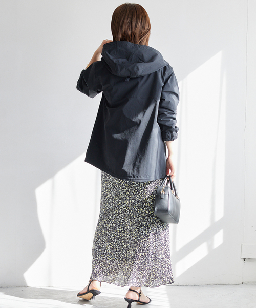 SLOBE IENA（スローブイエナ）の「《追加4/WEB限定》WASHER NYLONストレッチマウンテンパーカー（マウンテンパーカー・レディース・グレー/ベージュ系その他/ブラック/ブラウン・MEDIUM/SMALL）」の22枚目の写真