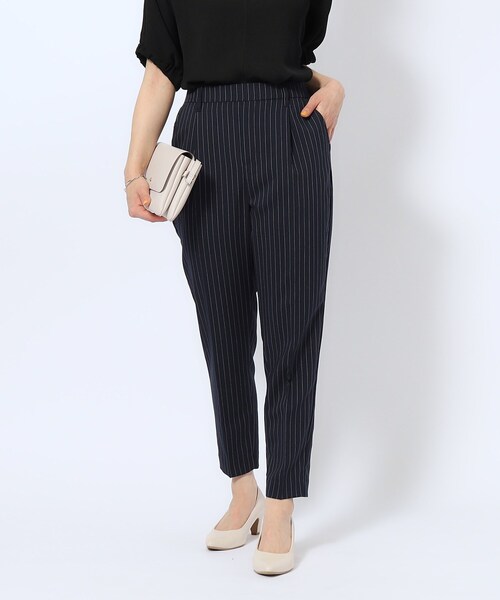 SHOO・LA・RUE（シューラルー）の「【洗える/SS-3L】すっきりキレイにかっこよく 大人のテーパードパンツ（その他パンツ・レディース・ブラック/ネイビー系2/グリーン系/グレー系1/ベージュ・01/02/03/04/05/10）」の6枚目の写真