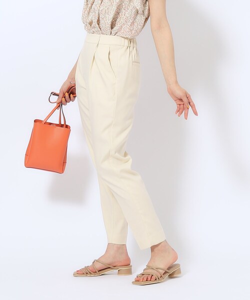 SHOO・LA・RUE（シューラルー）の「【洗える/SS-3L】すっきりキレイにかっこよく 大人のテーパードパンツ（その他パンツ・レディース・ブラック/ネイビー系2/グリーン系/グレー系1/ベージュ・01/02/03/04/05/10）」の19枚目の写真